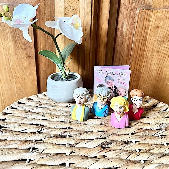 The Golden Girls Stylized Finger Puppets - Picture 7 of 12